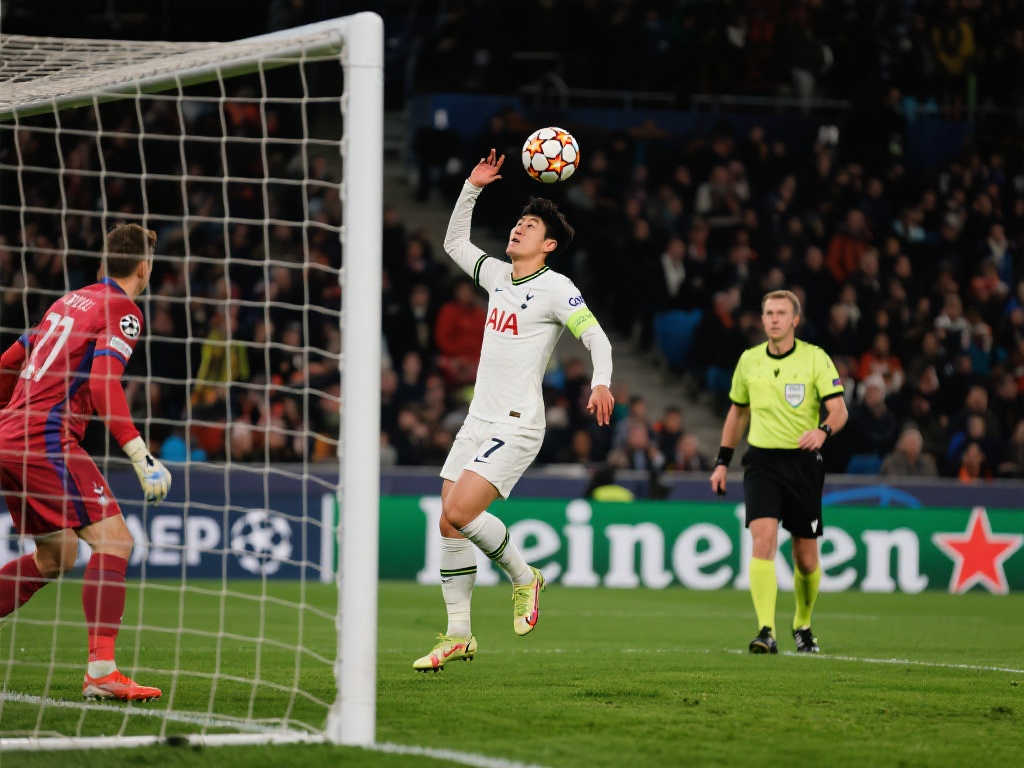 他们的后防 他们的后防